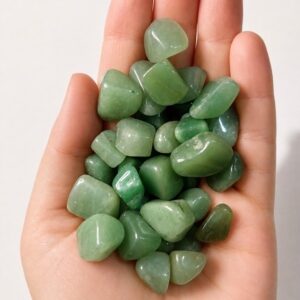 Quartzo Verde Rolado Natural 100g com 35 Pedrinhas Cristais Energia Prosperidade e Equilíbrio