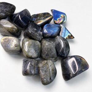 Labradorita Rolada Natural Pedra Cristal Proteção Espiritual Intuição Pedra da Magia Meditação